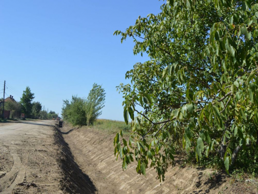 Lucrări curățire canale
