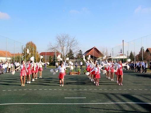 Inaugurarea terenului de sport